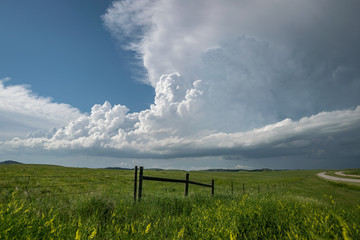 Supercell thunderstorm with flanking line over the plains of South Dakota
