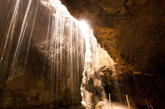 Wasserfall in der Partnachklamm, Garmisch-Partenkirchen, Deutschland