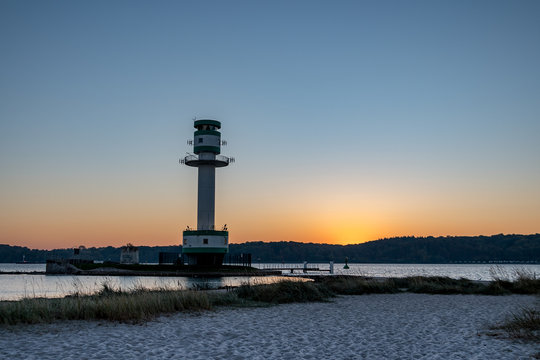 Leuchtturm auf der Ostsee in Kiel 