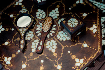 Example of Mother of Pearl inlays on comb and mirror