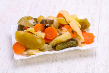 Pickled vegetables mix