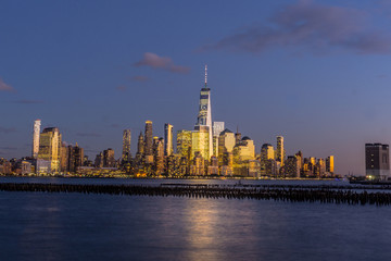 Obraz premium Evening view of Manhattan from Hoboken