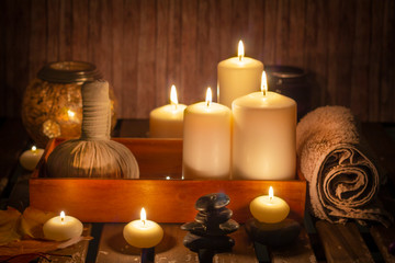 Obraz na płótnie Canvas burning candles in wellness spa