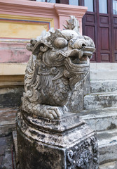 chinese dragon guardian statue