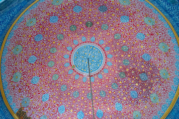 Plafond en porcelaine turque