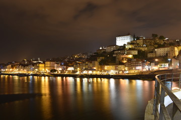 Obraz premium Night shot of Porto - Ribeira