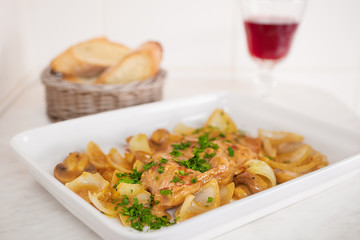 Hunter's steak marinated in a sauce of cream, mushrooms and wine