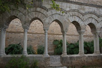 Fototapeta na wymiar Arches in Sicilian monastery