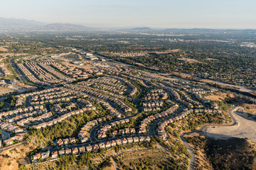 Aerial view of Porter Ranch cul de sac streets and the San Fernando Valley in Los Angeles, California. - obrazy, fototapety, plakaty
