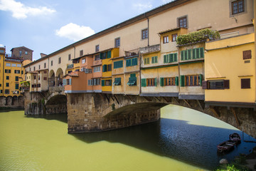 Fototapeta na wymiar ponte vecchio in florence