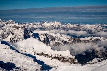 Fototapeta premium schneebedeckte Berge, Schweizer Alpen, Berner Oberland, Schweiz