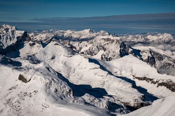 schneebedeckte Berge, Schweizer Alpen, Berner Oberland, Schweiz