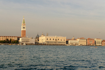 Fototapeta na wymiar view of Campanile di San Marco