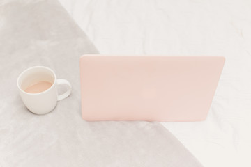 laptopinbed
