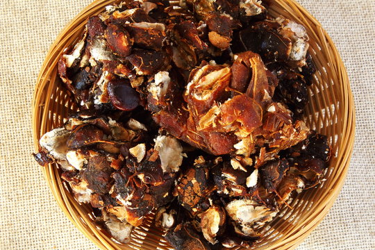 peeled ripe dryTamarind fruit top view