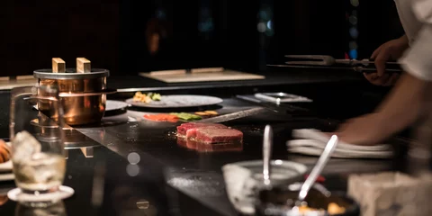  鉄板焼き・ステーキ © naka