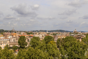 Fototapeta na wymiar view of historic center of Rome, Italy