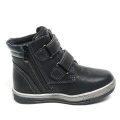 Demi season kid's shoe on white