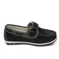 Kid's sandals shoe on white