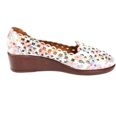 Obraz premium Women's leather platform shoes isolated on white background