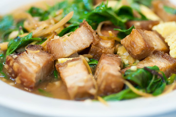 stir-fried pork with basil