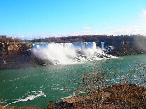 Niagara falls a day with blue sky - very normal foto (Canada)