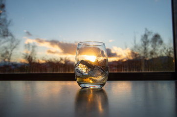 ウイスキーと夕日
