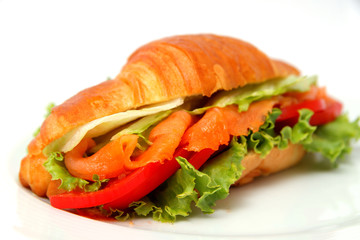 sandwich with salmon and tomatoes