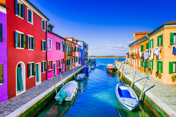 Fototapeta na wymiar Burano, colorful water city in Venice, Italy