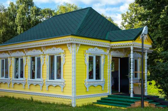 The ancient religious architecture of the Golden Ring area