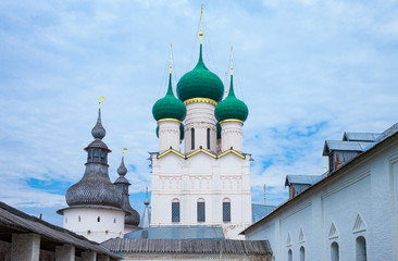 The ancient religious architecture of the Golden Ring area