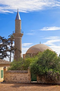 Hala Sultan Tekke Mosque at the salt lake near Larnaka, Southern Cyprus, Cyprus, Larnaka, Southern Cyprus, Cyprus, Europe