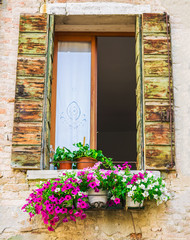 Fototapeta na wymiar Venetian window