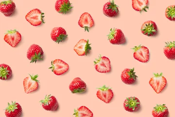 Keuken spatwand met foto Colorful pattern of strawberries © baibaz