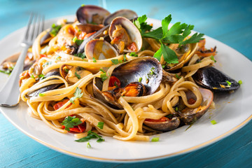 Linguine allo scoglio, dish of italian pasta with seafood 