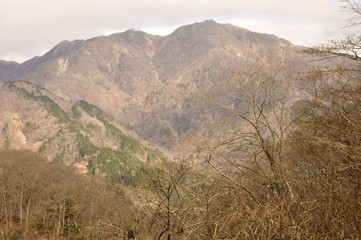 鍋割山より晩秋の丹沢主脈