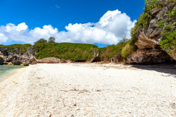Fototapeta na wymiar 南国 モルディブ　モルジブ　海　ハワイ　夏　海外　水上ヴィラ　結婚式 砂浜　サイパン　グロット