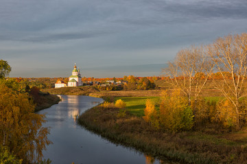 Fototapeta na wymiar Suzdal, Ilinsky church in autumn day. Russia