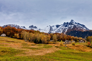 Fototapeta premium Mountain autumn landscape
