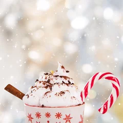 Fototapete Schokolade Weihnachtstasse mit heißer Schokolade und Schlagsahne.