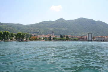 Veduta del borgo dal battello