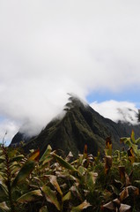 Fototapeta premium Berg in Wolken