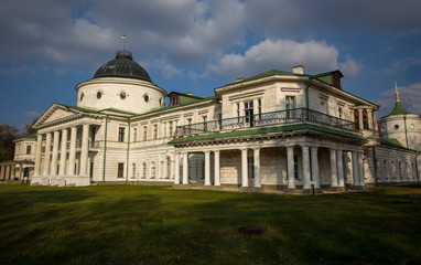 old noble estate in Kachanivka