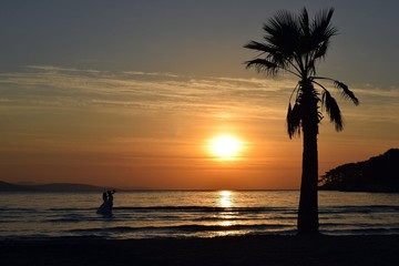 Obraz premium İn love. Sunset on sea. Seascape. Seashore. Dawn in the resort town of Akyaka. The port of Akyaka. Autumn.