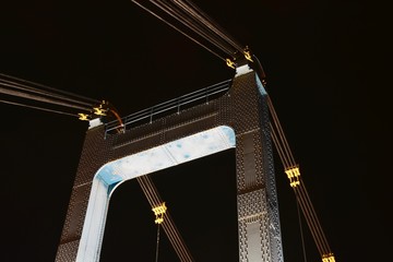 H&auml;ngebr&uuml;cke bei Nacht in Frankreich
