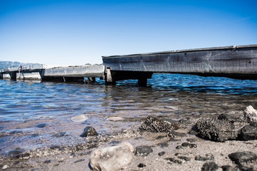 Obraz premium Old vintage boardwalk at the ocean