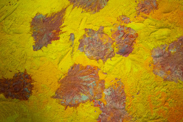 Varicoloured mineral deposit of paint of powder-like enamel