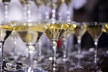 beautiful champagne glasses