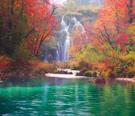 Schilderijen op glas Plitvice watervallen in de herfst © panaramka