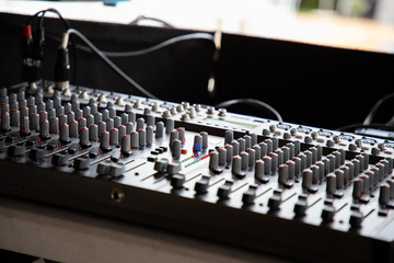 mesa de som do dj